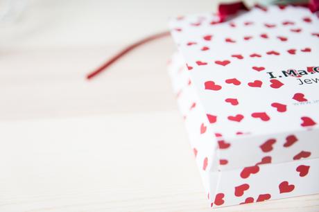 Ces petits riens \ Au lieu de m’offrir… Ces petits riens \ Au lieu de m’offrir…