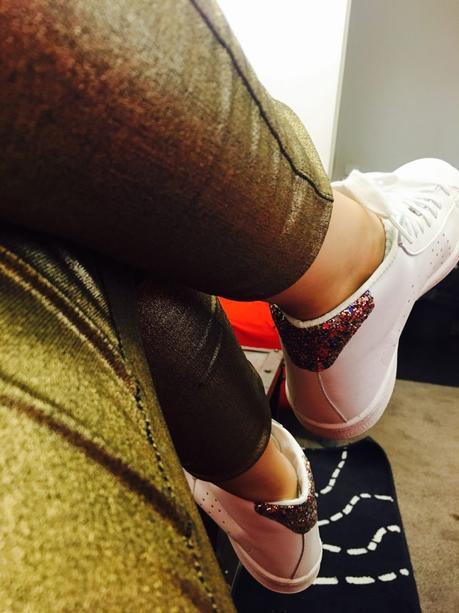 #252 : Sneak peek of fashion, le pantalon doré et les sneakers paillettées pour mettre du pep’s dans notre votre look ! pantalon-dore-sneakers-morgan-