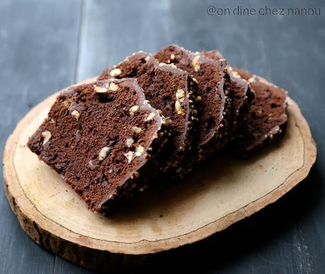 Cake chocolat/praliné cake , pépites chocolat/praliné , noisettes , cacao