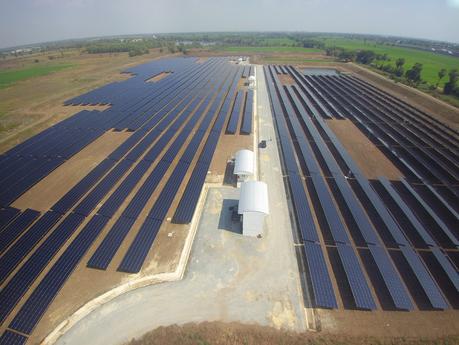 Un panorama de fermes solaires En Thaïlande