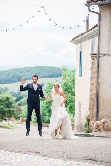 Séance après mariage au village de Carla Bayle. Ariège.  After wedding photo session. Ariege. South of France.