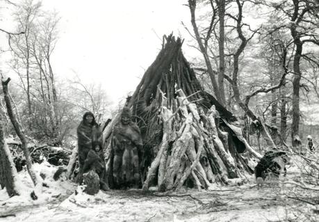 « OU SONT LES FEMMES QUI CHANTAIENT ; ENFANTS DE LA LUNE ET DU SOLEIL ? »(2)MYTHOLOGIE ET COSMOGONIE SELK’NAM « OU SONT LES FEMMES QUI CHANTAIENT ; ENFANTS DE LA LUNE ET DU SOLEIL ? »(2)MYTHOLOGIE ET COSMOGONIE SELK’NAM