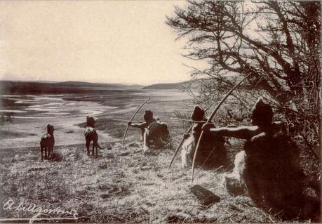 « OU SONT LES FEMMES QUI CHANTAIENT ; ENFANTS DE LA LUNE ET DU SOLEIL ? »(2)MYTHOLOGIE ET COSMOGONIE SELK’NAM « OU SONT LES FEMMES QUI CHANTAIENT ; ENFANTS DE LA LUNE ET DU SOLEIL ? »(2)MYTHOLOGIE ET COSMOGONIE SELK’NAM