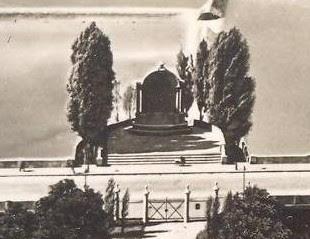 Munich en 1930: vue aérienne du pont Cornelius avec le monument à Louis II