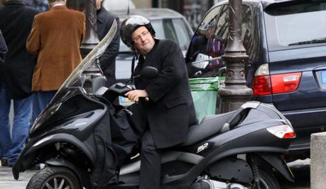 Francois-Hollande-en-scooter-dans-Paris.-Paris-France-17-Novembre-2009_exact1024x768_l