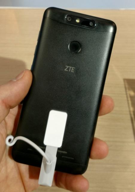 MWC 2017 : ZTE présente les smartphones Blade V8 Lite et Blade V8 Mini