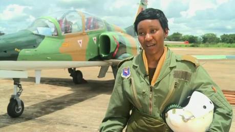 Zambie : Thokosile Muwamba, première femme pilote de chasse