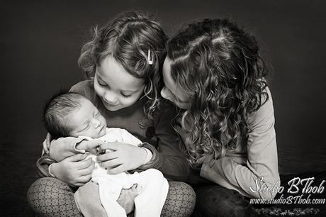 Photo de bebe avec soeurs