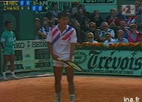 Ces stars du tennis qui se sont permises de servir à la cuillère Ces stars du tennis qui se sont permises de servir à la cuillère