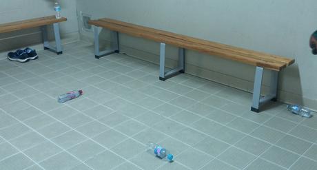 Une poubelle n’est pas uniquement un objet décoratif Une poubelle n’est pas uniquement un objet décoratif
