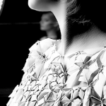 PORTRAIT : JANAINA MILHEIRO, LA REINE DES PLUMES ! PORTRAIT : JANAINA MILHEIRO, LA REINE DES PLUMES !