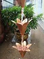 Pour un jardin Zen, adoptez la Chaîne de Pluie* ! Pour un jardin Zen, adoptez la Chaîne de Pluie* !
