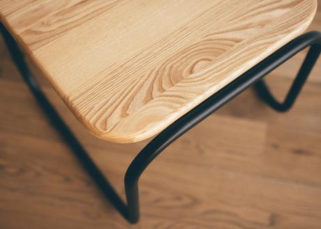 L01 chaise courbée par Alexander Vezlomtsev L01 chaise courbée par Alexander Vezlomtsev