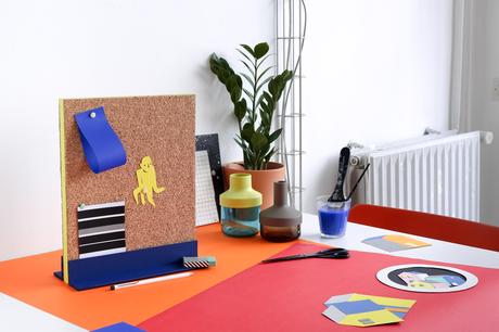 DIY – Pinboard en liége et bois Découvrez notre DIY facile et rapide pour réaliser un pinboard en liège et bois, une astuce pratique pour organiser son bureau !