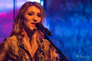 Gaelle Buswel – New Day’s Waiting Gaelle Buswel – New Day’s Waiting