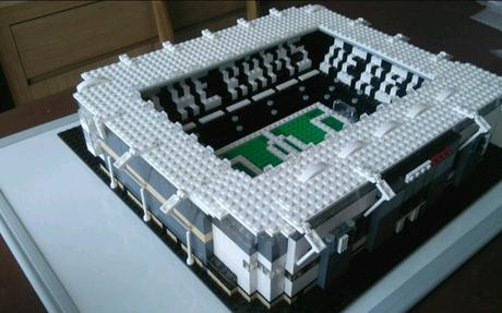 Il reconstruit les stades de Premier League en Lego
