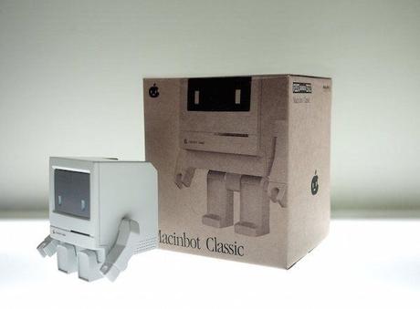 Ce petit robot en forme de Macintosh