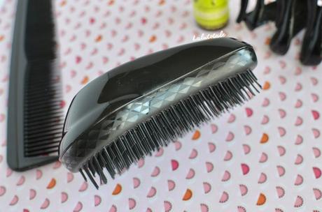 TANGLE TEEZER, mon bilan après 1 an d’utilisation ➜ Faut-il jeter ou vénérer la brosse à cheveux en plastique?