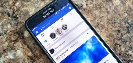 Les « Stories » de Snapchat arrivent sur l’application mobile de Facebook. Jusqu’où ira le clonage ? Les « Stories » de Snapchat arrivent sur l’application mobile de Facebook. Jusqu’où ira le clonage ?