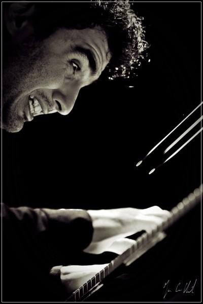 Tigran Hamasyan " An ancient observer " Tigran Hamasyan " An ancient observer "