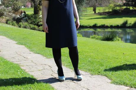 Look mode Nantais : col claudine et rock n roll blog-mode-nantes-robe-bleue-marine-col-claudine-kiabi