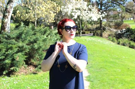 Look mode Nantais : col claudine et rock n roll blog-mode-nantais-robe-kiabi-bleue-marine-col-claudine