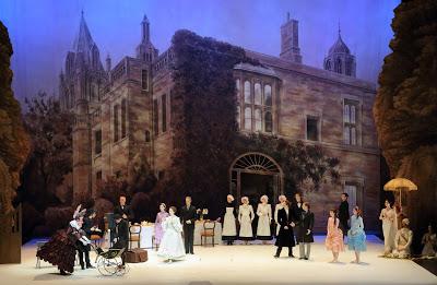Première: Les aventures d'Alice au pays des merveilles de Christopher Wheeldon par le Ballet d'Etat de Bavière Première: Les aventures d'Alice au pays des merveilles de Christopher Wheeldon par le Ballet d'Etat de Bavière