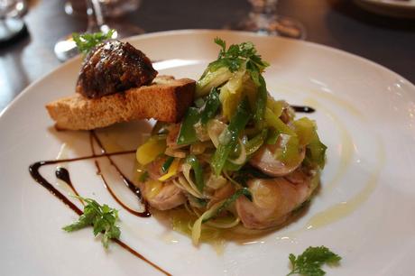 Rable de lapin aux poireaux © Gourmets&Co Rable de lapin aux poireaux © Gourmets&Co