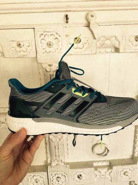 Prochainement, je vous parlerai de la chaussure Supernova. Prochainement, je vous parlerai de la chaussure Supernova.