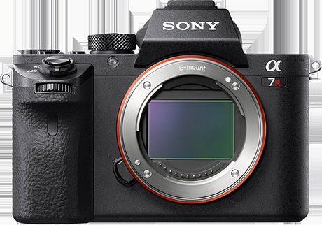Sony Alpha en approche Sony Alpha en approche