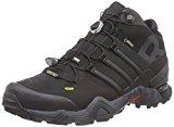 Top 10 des Chaussures de Randonnée Légères pour Homme Cette chaussure outdoor mi-montante hommes assure vitesse et protection en montagne. Sa tige respirante en mesh et en matière synthétique offre un maintien tout en légèreté tandis que sa doublure GORE-TEX® préserve le pied de l'humidité. La technolog...