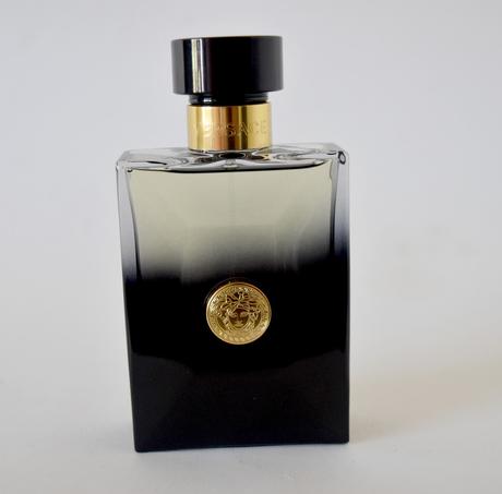 Versace Black Oud, une fragrance racée pour hommes Versace Black Oud, une fragrance racée pour hommes