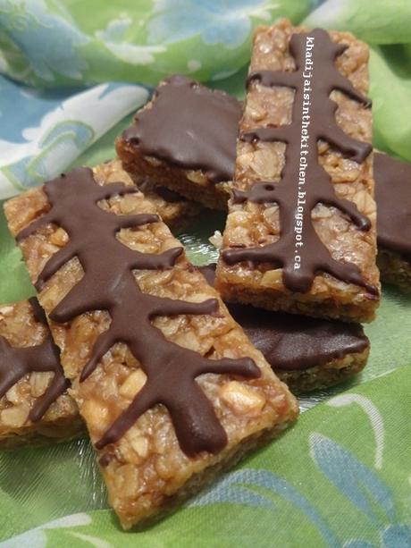 BARRES AU BEURRE D’ARACHIDES / PEANUT BUTTER BARS / BARRITAS CON MANTEQUILLA DE MANI / حلوى الطاقة بزبدة الفول السوداني