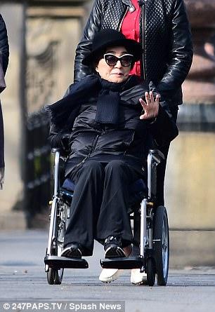 Yoko Ono : encore des photos rassurantes Yoko Ono : encore des photos rassurantes