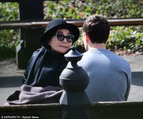 Yoko Ono : encore des photos rassurantes Yoko Ono : encore des photos rassurantes