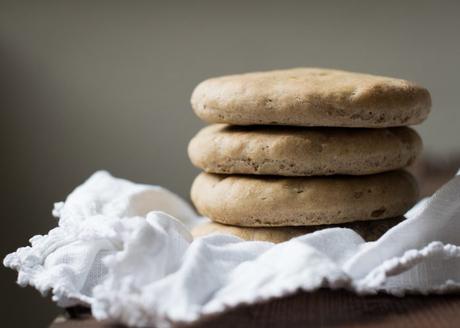 Pitas de Seigle & Boulettes de Poulet au Citron Confit