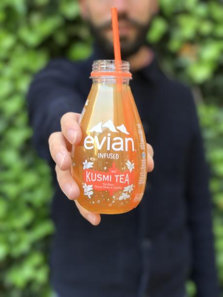 Evian et Kusmi Tea créent une expérience sensorielle unique : «evian infused x Kusmi»