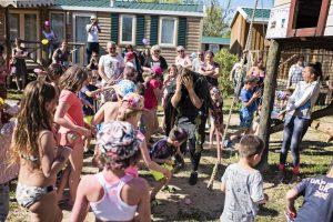 Tentons les Campings Clubs français à six Capfun, camping Féerix - Chasse aux oeufs