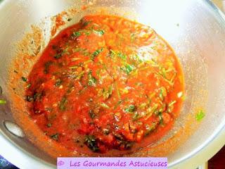 Polenta à l'origan et au persil sur sauce tomate au mouron et à la sauge (Vegan)
