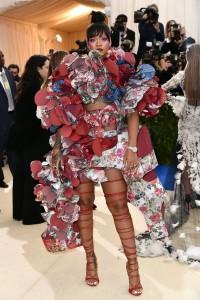 Rihanna met gala 2017 robe
