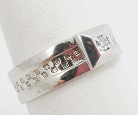 Chevaliere pour homme en or blanc chevaliere or blanc diamant solitaire