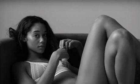 Calvin Klein célèbre la femme de 18 à 70 ans calvin-klein-underwear-sofia-coppola-campaign-folkr