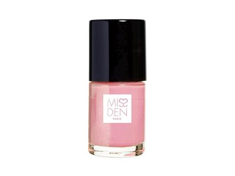 Miss Den : Flamant rose jusqu'au bout des ongles ! Miss Den : Flamant rose jusqu'au bout des ongles !