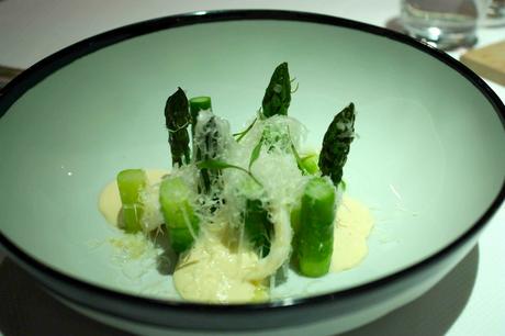 Asperges vertes, calamars… © Gourmets&Co Asperges vertes, calamars… © Gourmets&Co