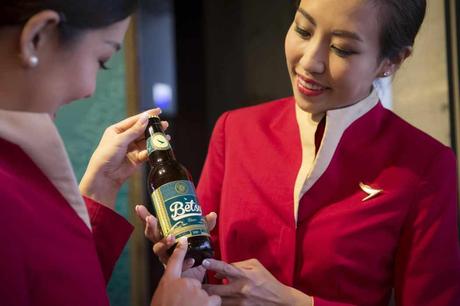 Dégustation de la « Betsy Beer » sur les vols Cathay Pacific entre Hong Kong et Paris en mai et juin Dégustation de la « Betsy Beer » sur les vols Cathay Pacific entre Hong Kong et Paris en mai et juin