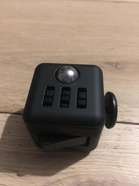 Le Fidget Cube qui a fait beaucoup parler de lui et le voici !