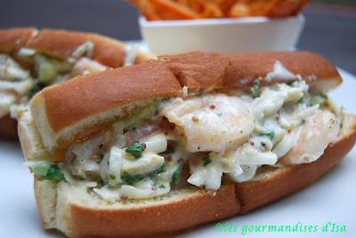 Guédilles aux crevettes et au céléri rémoulade/ frites de patates douces Guédilles aux crevettes et au céléri rémoulade/ frites de patates douces