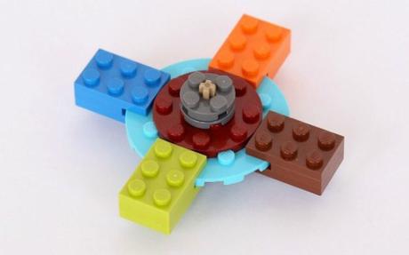 Des Hand Spinner en LEGO à faire soi-même en quelques minutes !