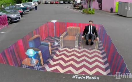 Twin Peaks: un street art en anamorphose signé Leon Keer Twin Peaks: un street art en anamorphose signé Leon Keer