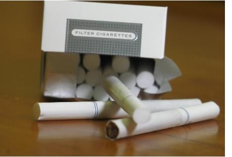 CANCER du POUMON : Cigarettes light, non le risque n'est pas plus léger – Journal of the National Cancer Institute
